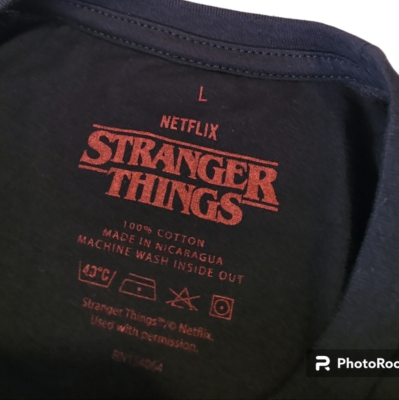 NWT Stranger Things Men's Large Black T Shirt - Picture 7 of 7